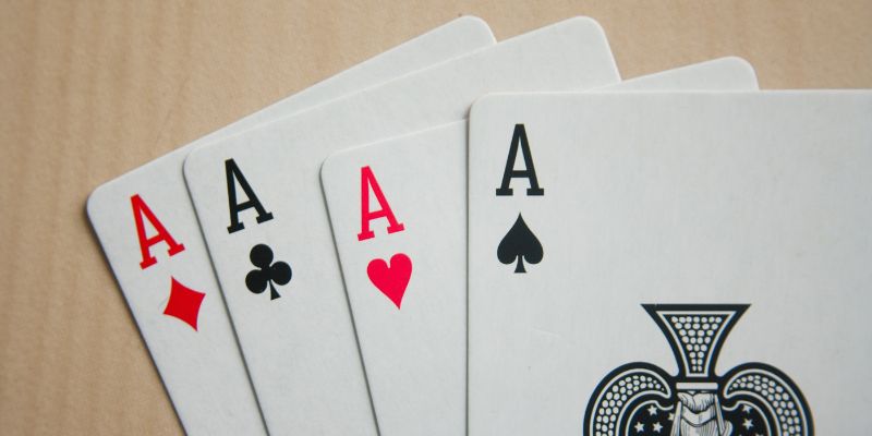 Game bài Phỏm còn được biết đến với tên gọi là Tá Lả